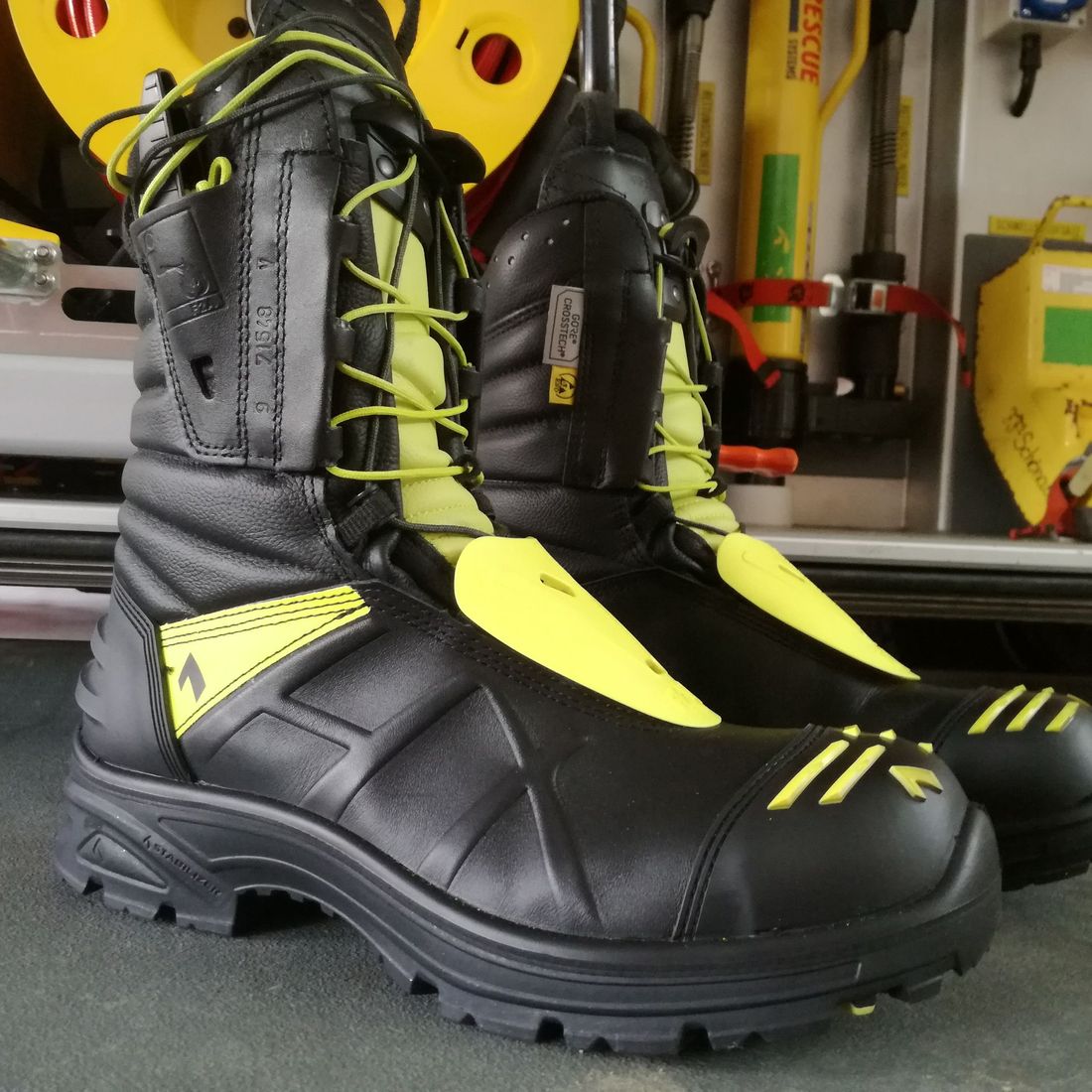 Feuerwehrschuhe - Feuerwehrkleidung in Unterweißenbach in Freistadt